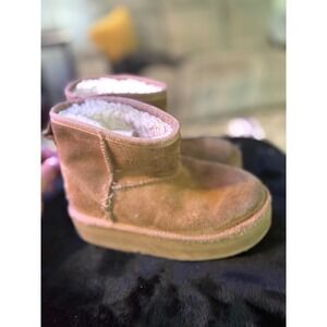UGG Kids Classic‎ Mini Platform Chestnut Suede Boots Size 1 1116109K